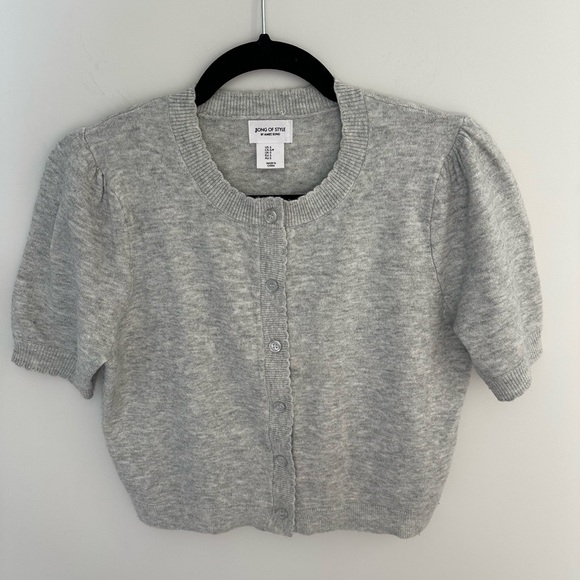 Song of Style by Aimee Song grey cropped short sleeve sweater. Super soft! Sz S - Picture 1 of 4